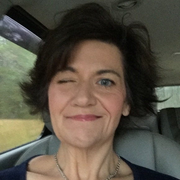 Meet your Posher, Kim - Picture 2 of 4